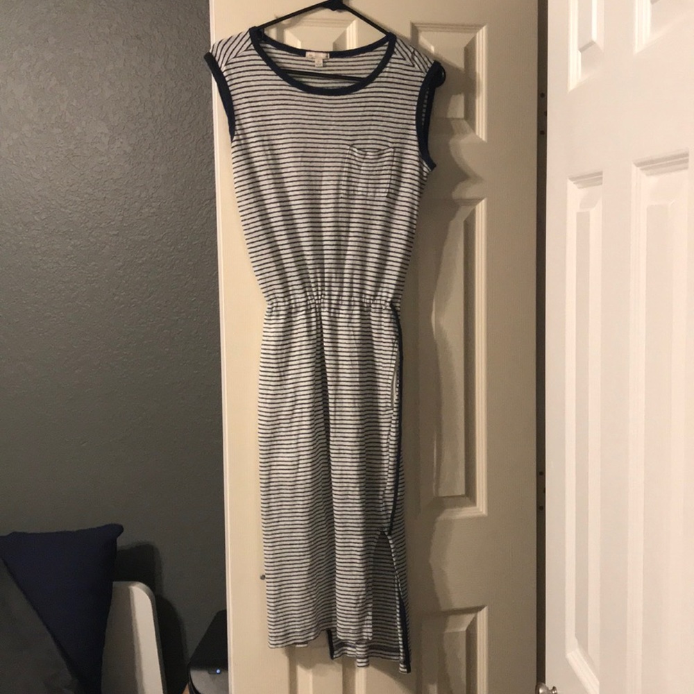 Mid leg length dress